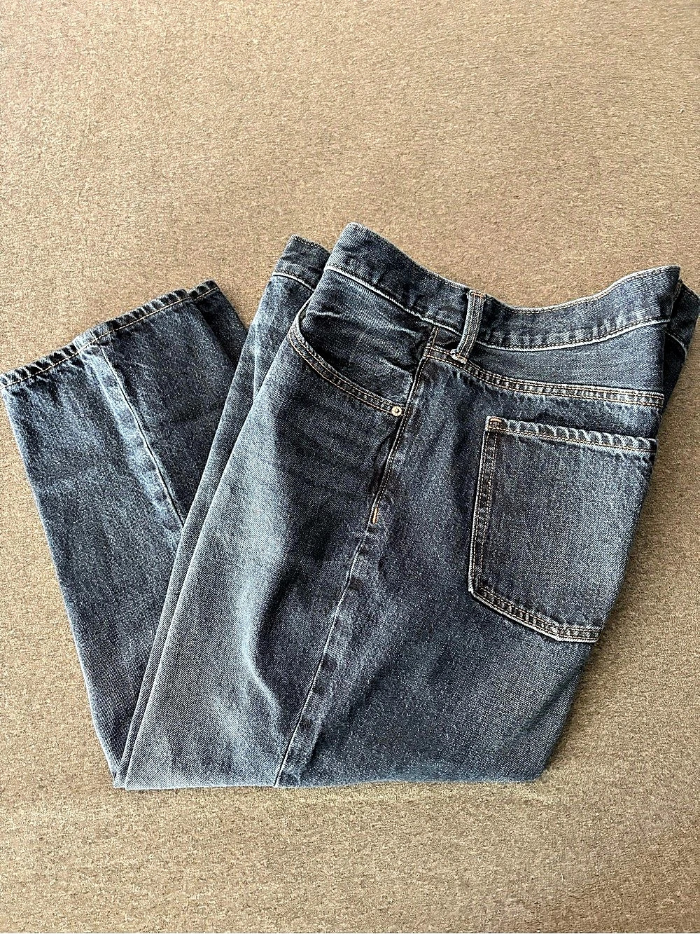Women’s Old Navy 18 High-Rise Straight Leg Jeans - Picture 11 of 11